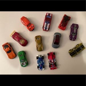 12 Hot Wheels Cars